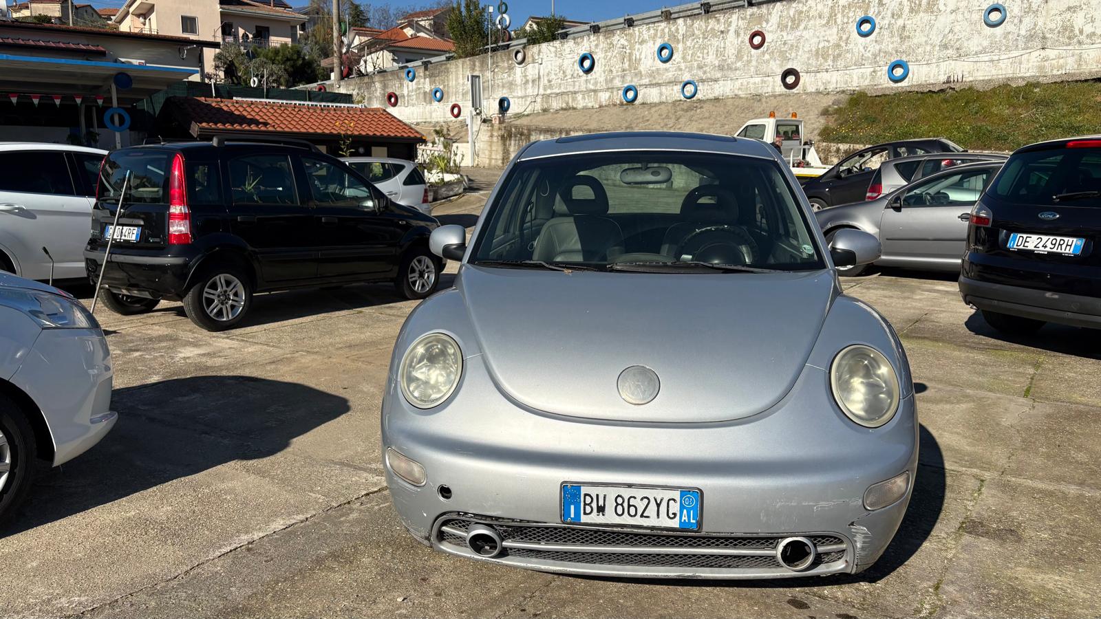 VOLKSWAGEN NEW BEETLE
