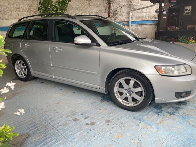 VOLVO V 50