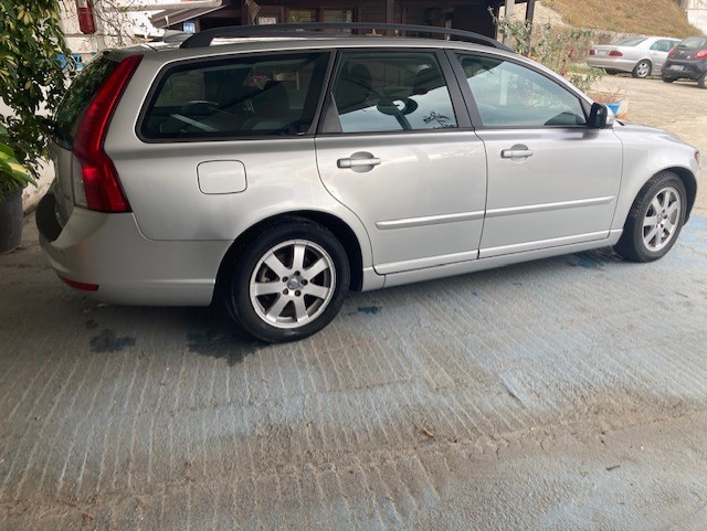 VOLVO V 50