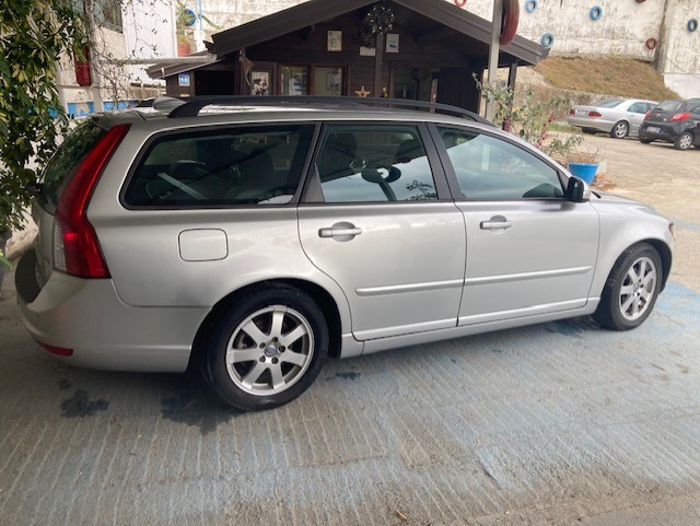 VOLVO V 50