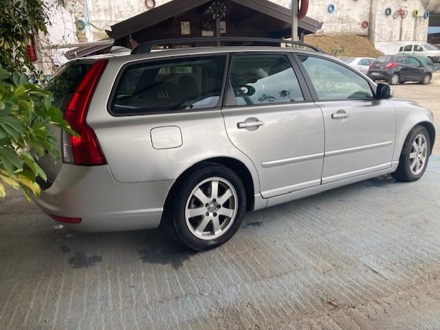 VOLVO V 50