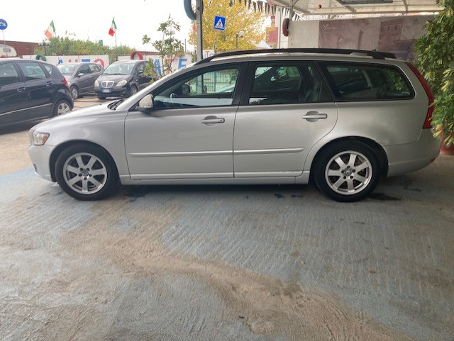 VOLVO V 50