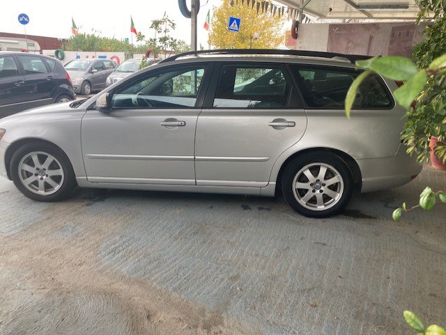 VOLVO V 50