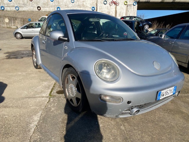 VOLKSWAGEN NEW BEETLE