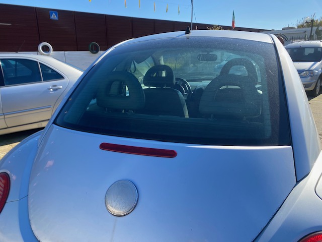 VOLKSWAGEN NEW BEETLE