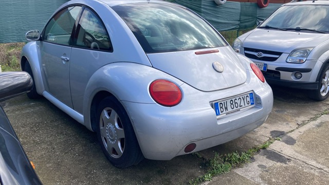 VOLKSWAGEN NEW BEETLE