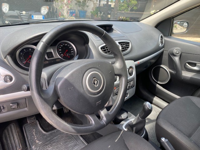 RENAULT CLIO