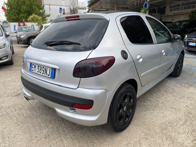 PEUGEOT 206