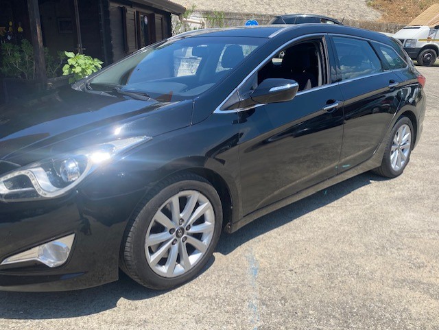 HYUNDAI i40