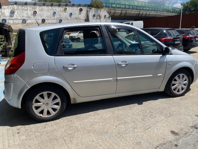 RENAULT SCENIC