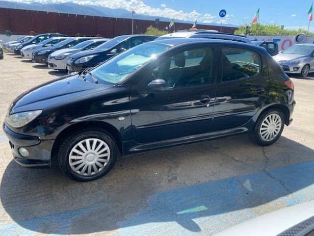 PEUGEOT 206 HDi