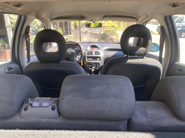 PEUGEOT 206 HDi