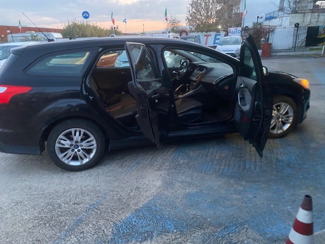 FORD FOCUS