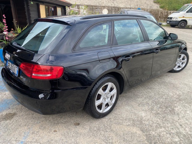 AUDI A 4