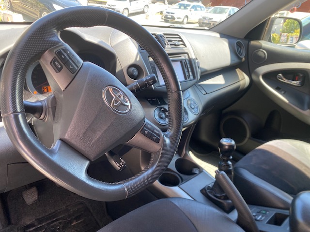TOYOTA RAV 4