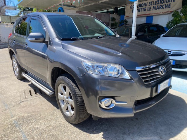TOYOTA RAV 4