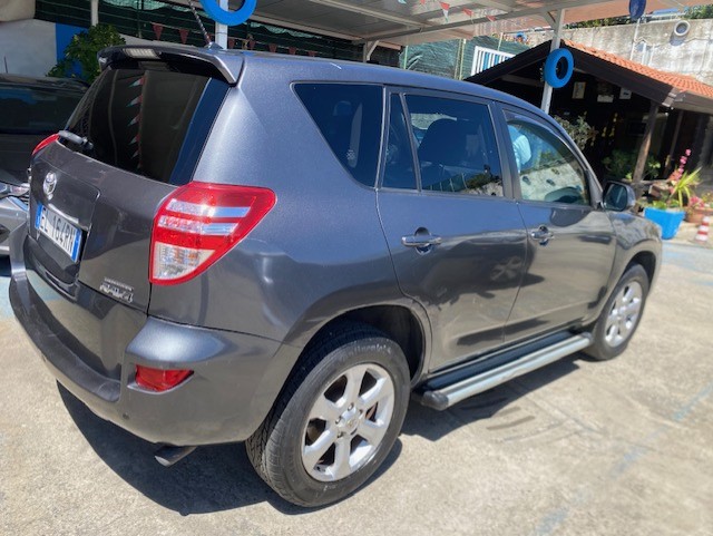 TOYOTA RAV 4