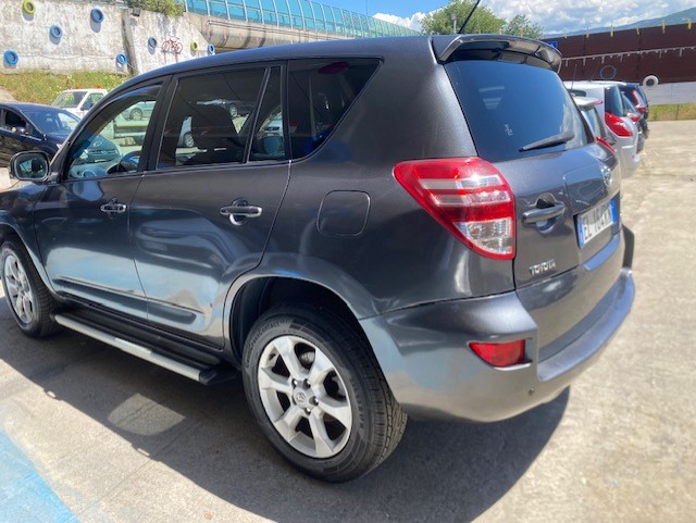 TOYOTA RAV 4