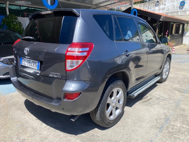 TOYOTA RAV 4