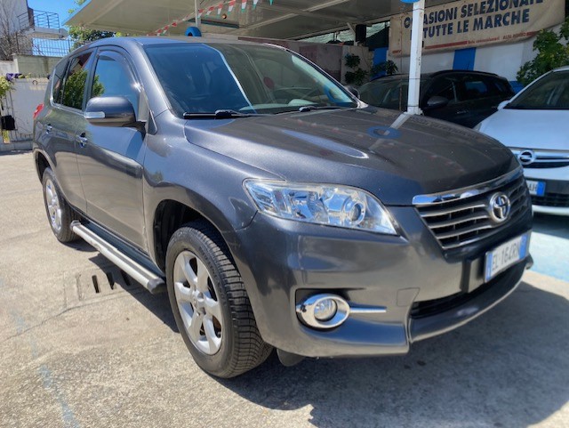 TOYOTA RAV 4