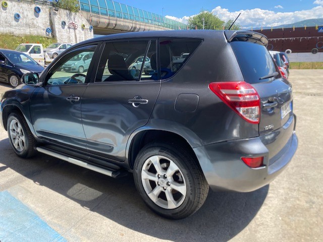 TOYOTA RAV 4