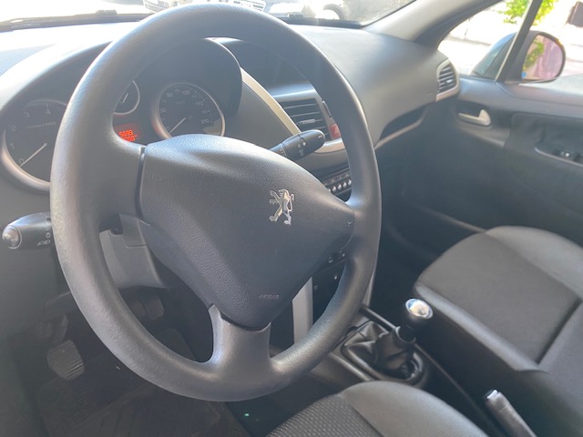 PEUGEOT 207