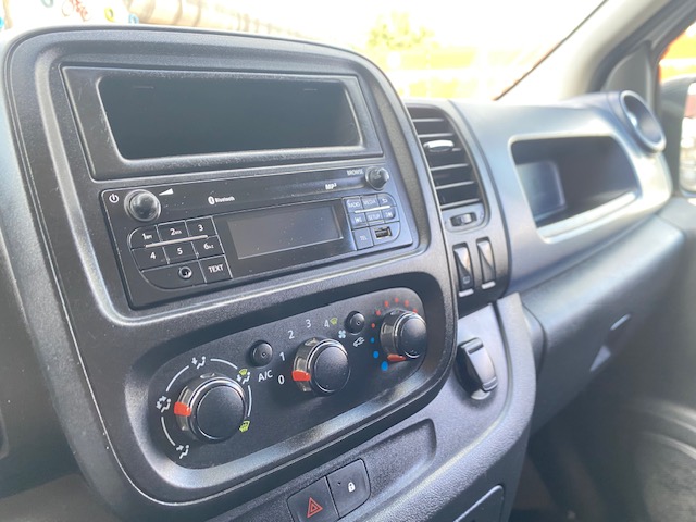 OPEL VIVARO