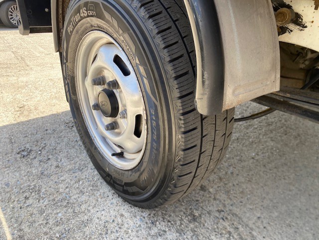 FORD TRANSIT B/ CABINA
