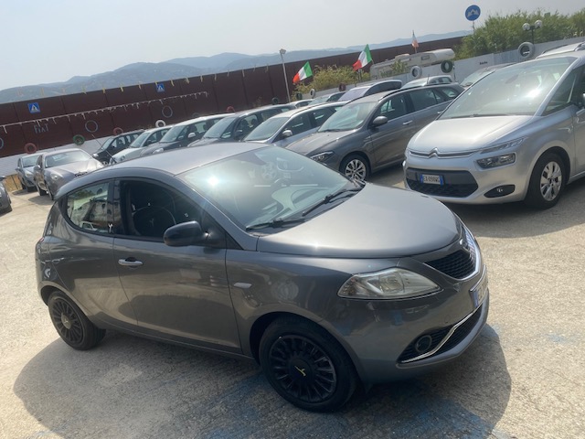 LANCIA Y