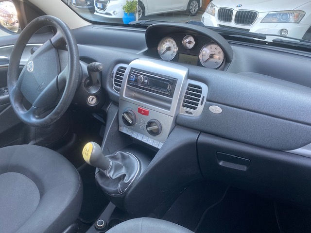LANCIA Y