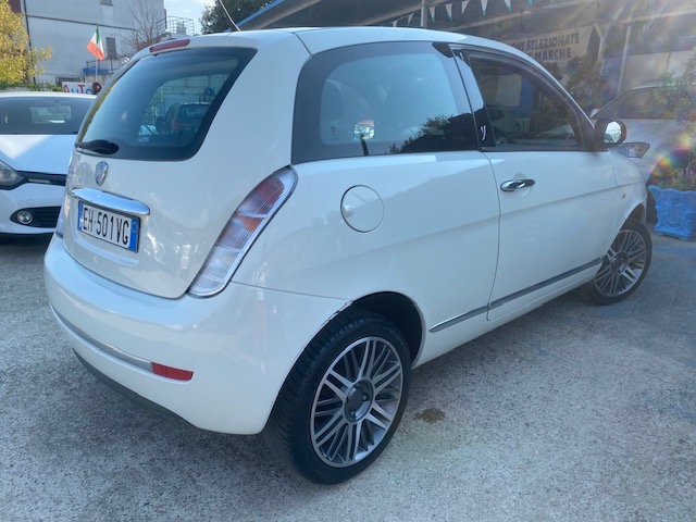 LANCIA Y