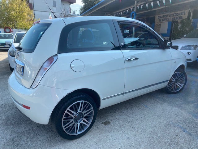 LANCIA Y