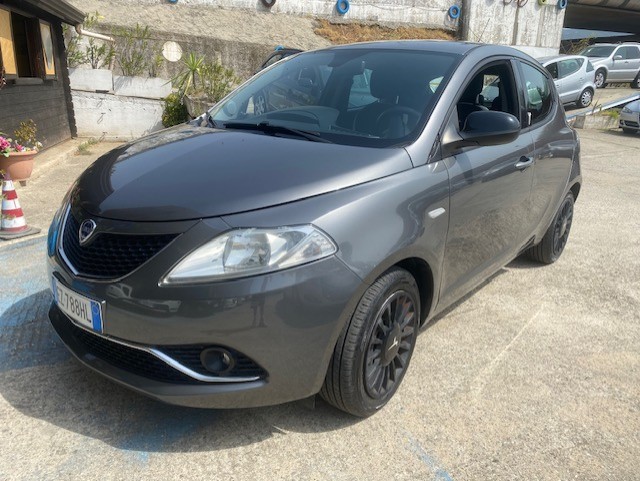 LANCIA Y