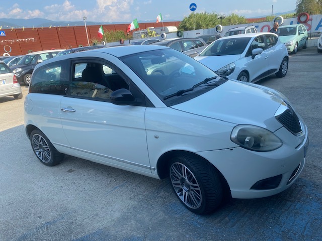 LANCIA Y