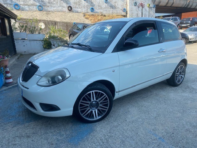 LANCIA Y
