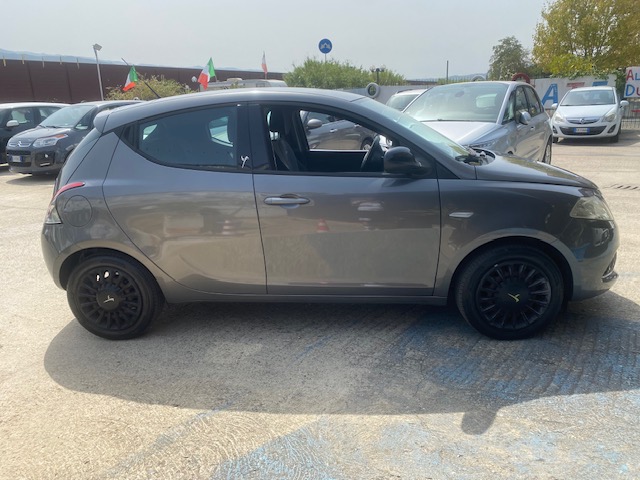 LANCIA Y