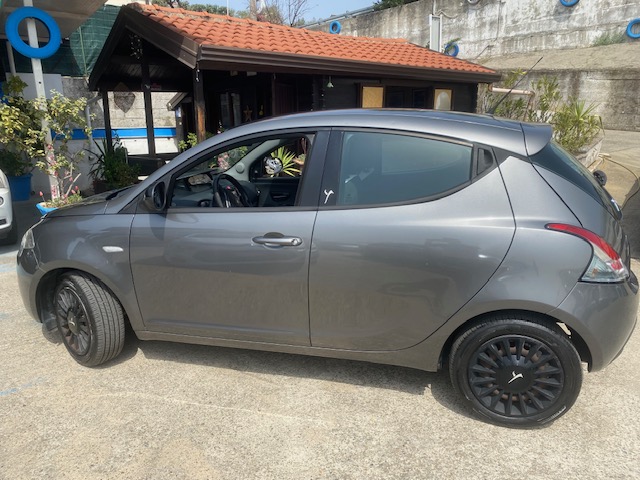 LANCIA Y