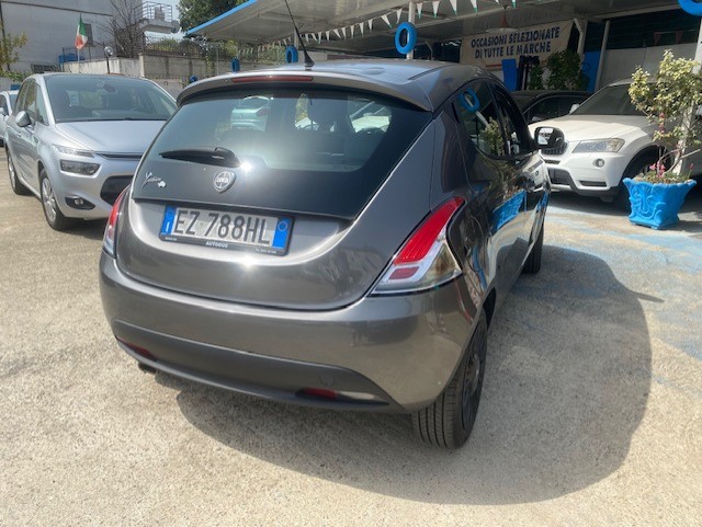 LANCIA Y