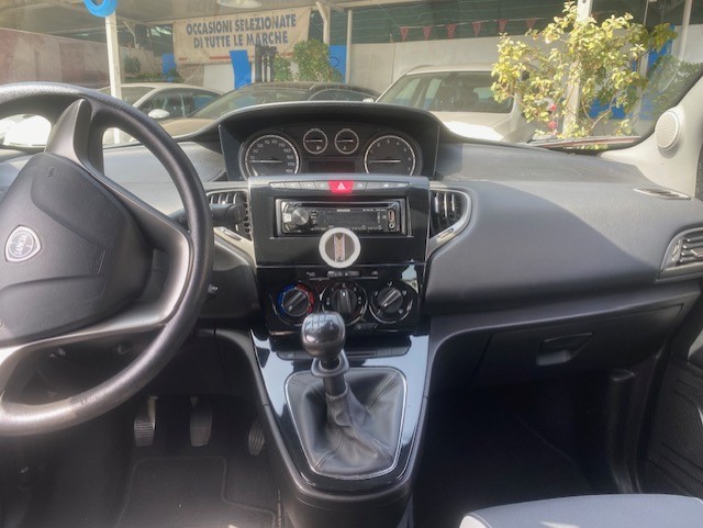LANCIA Y
