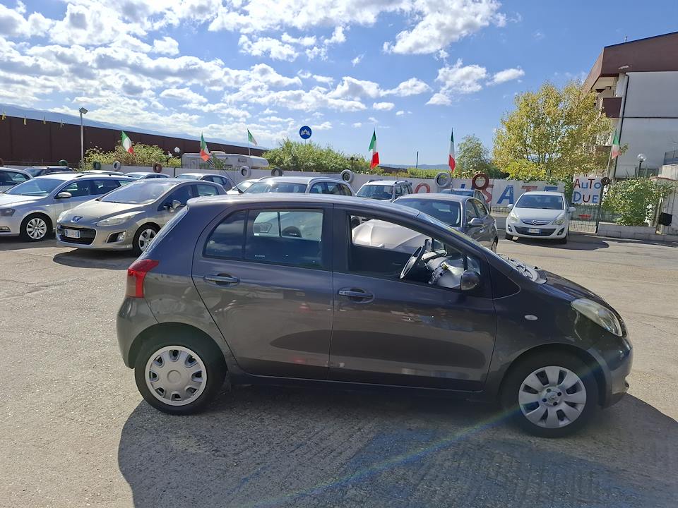 TOYOTA YARIS