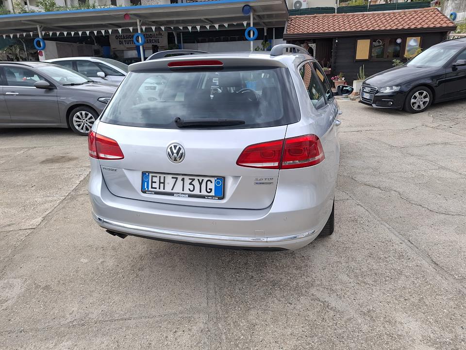 VW PASSAT