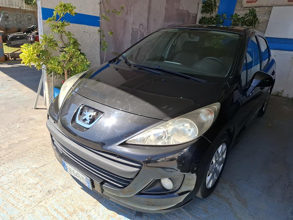 PEUGEOT 207