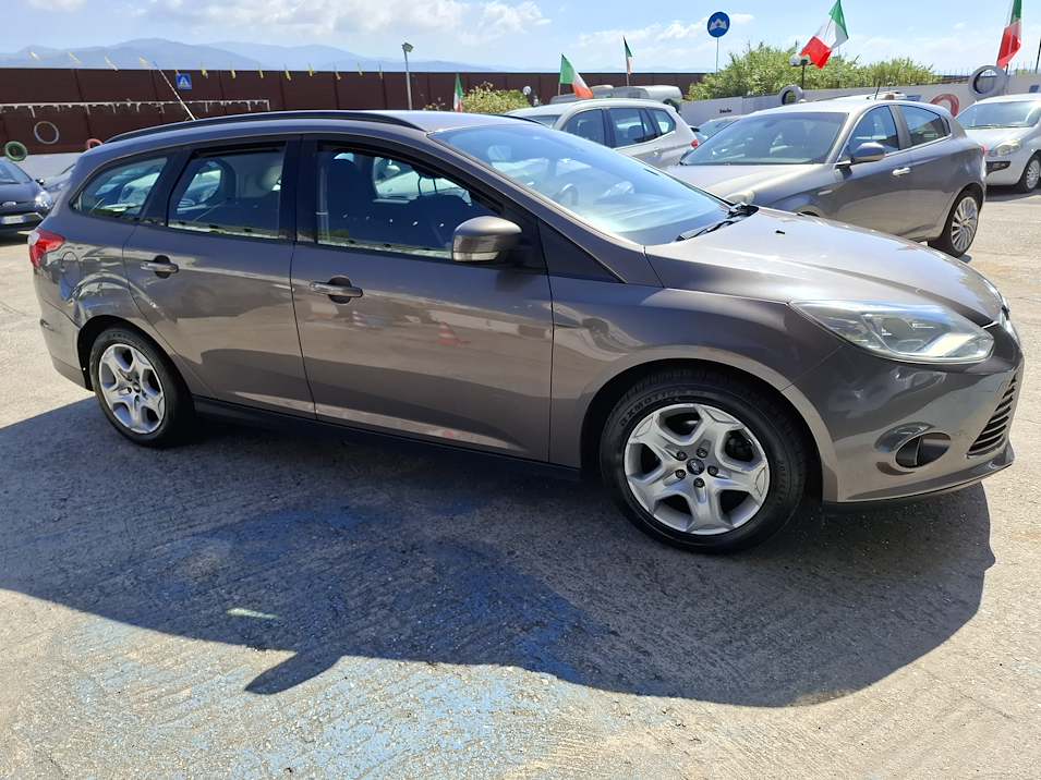 FORD FOCUS