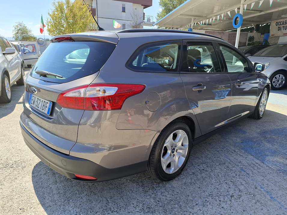 FORD FOCUS