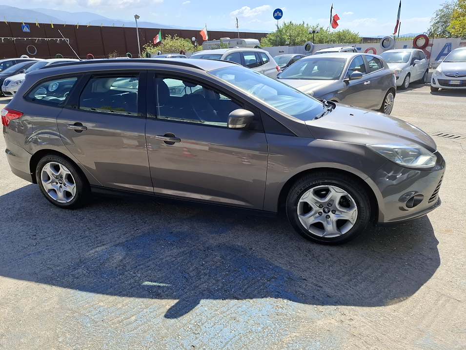 FORD FOCUS