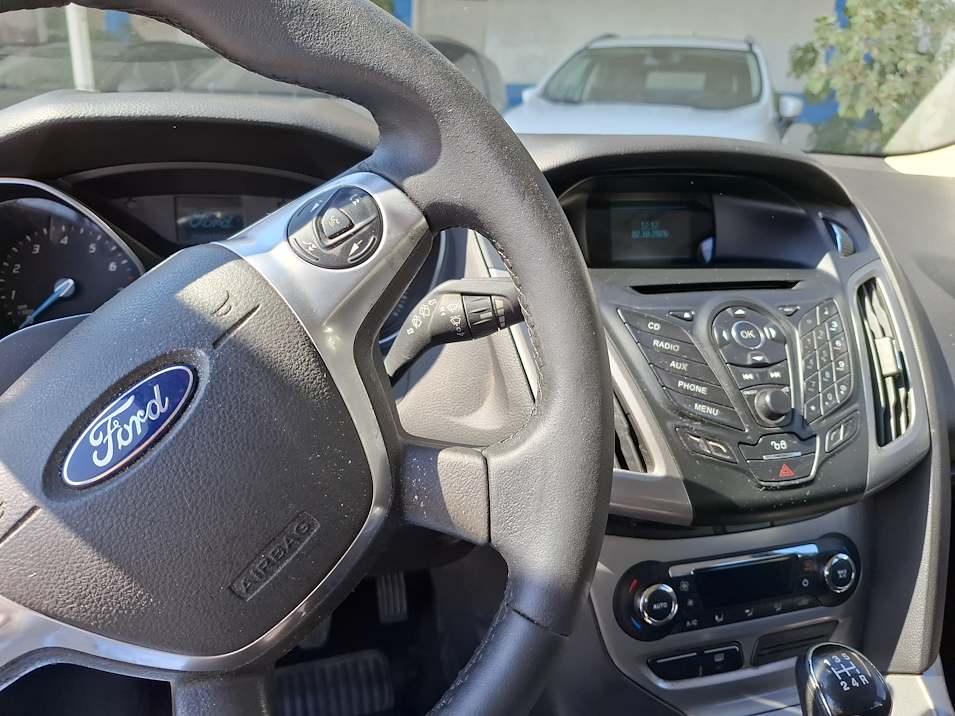 FORD FOCUS