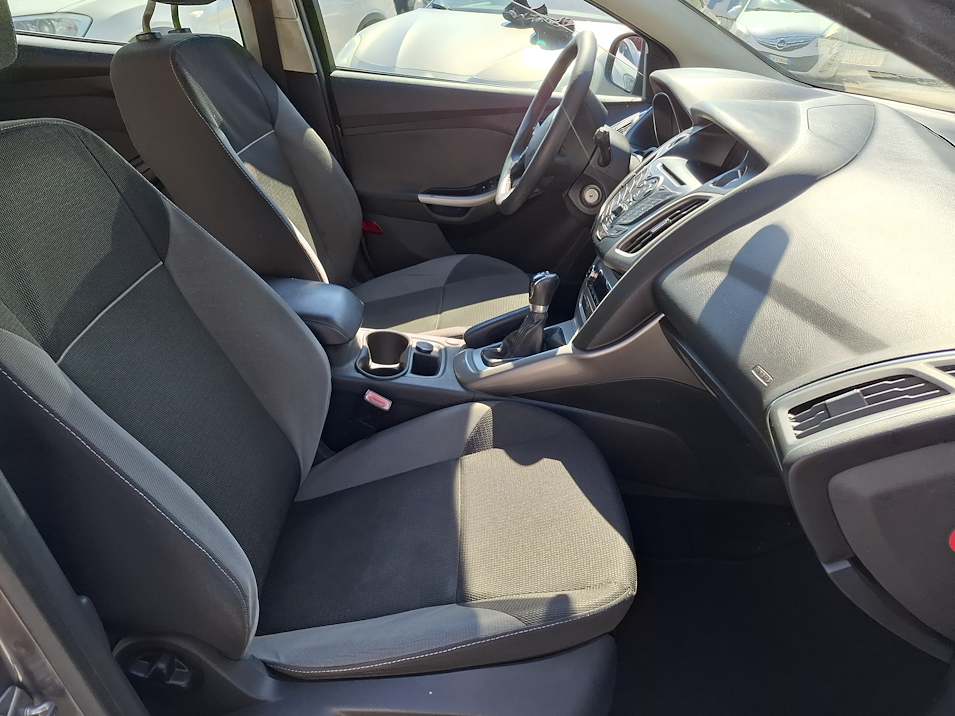 FORD FOCUS