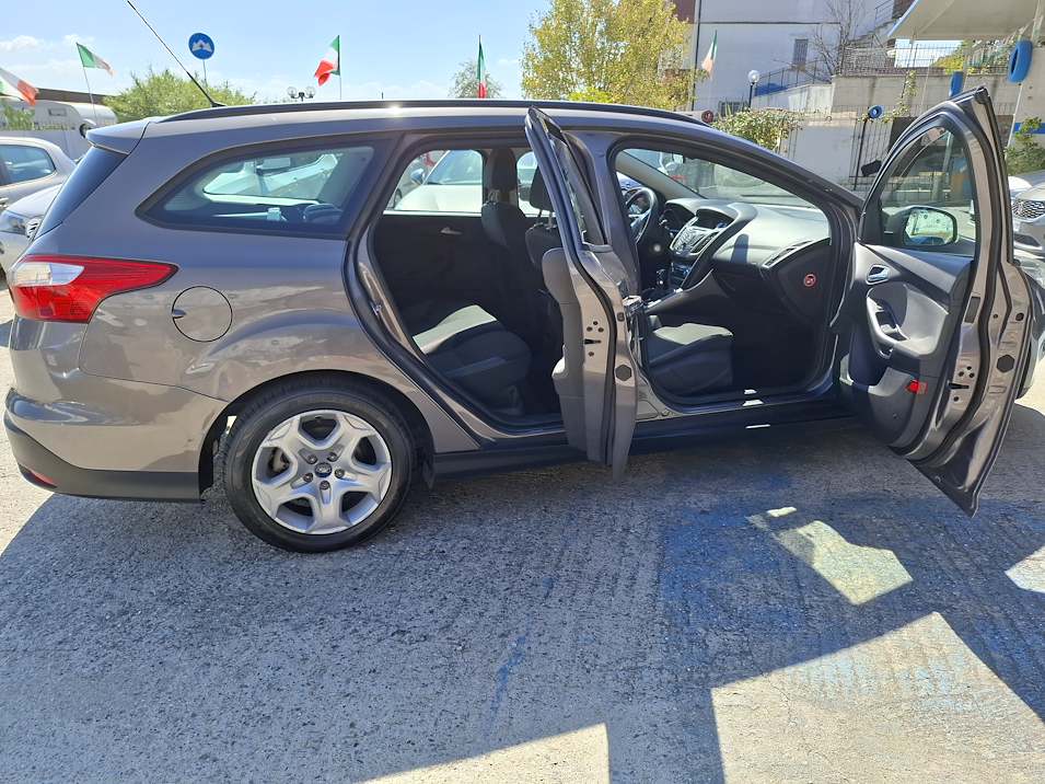 FORD FOCUS